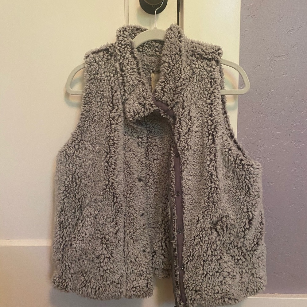 Francesca’s sherpa vest